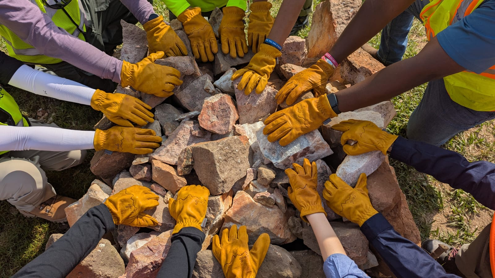 Building New Beginnings in Rwanda – Give'r