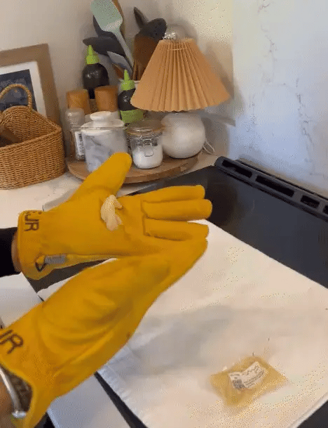 How to Prevent Grease Buildup on Gloves: Expert Tips & Tricks